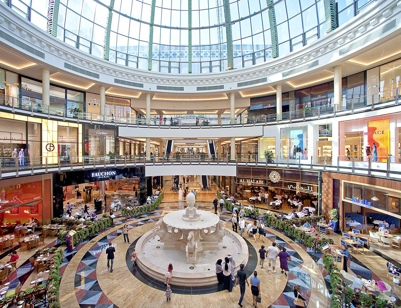  Mall of the Emirates.